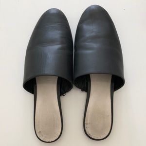 Gap Black Leather Mule Size 8